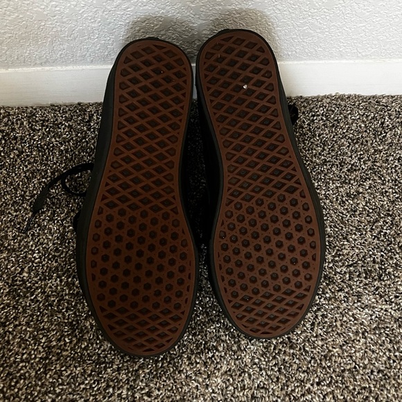 All Black Sk8-Hi Vans - Picture 4 of 4